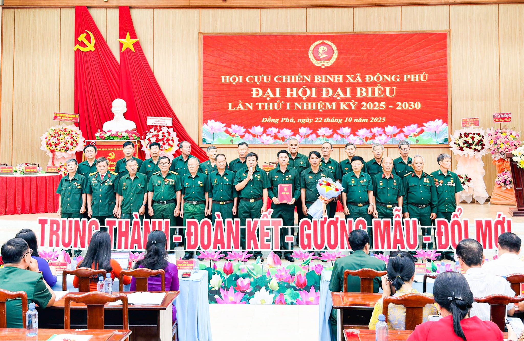 Description: C:\Users\PC\Pictures\Trang fanpa\Hội CCB\1.jpg