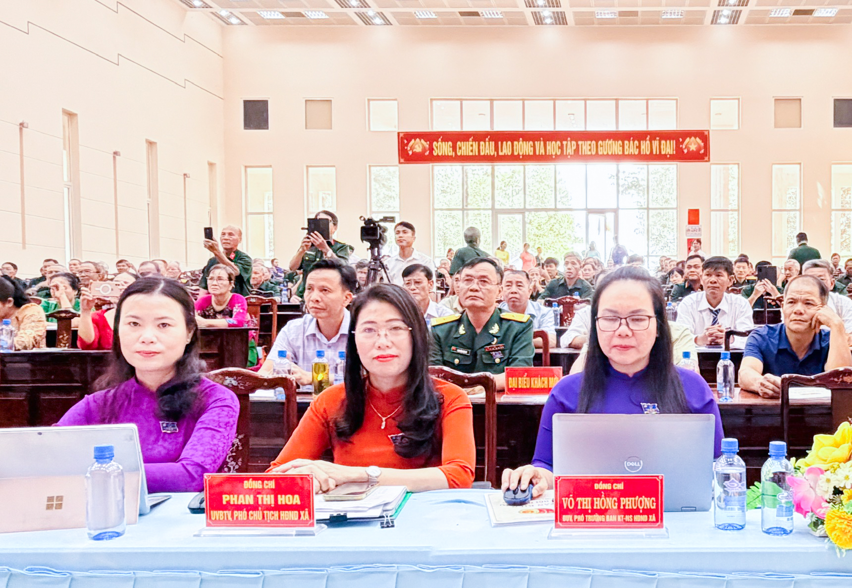 Description: C:\Users\PC\Pictures\Trang fanpa\Hội CCB\6.jpg